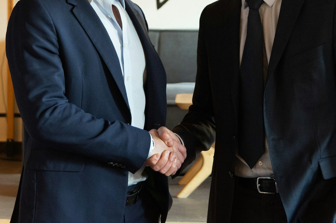 Representatives meeting to discuss strategic mineral collaboration